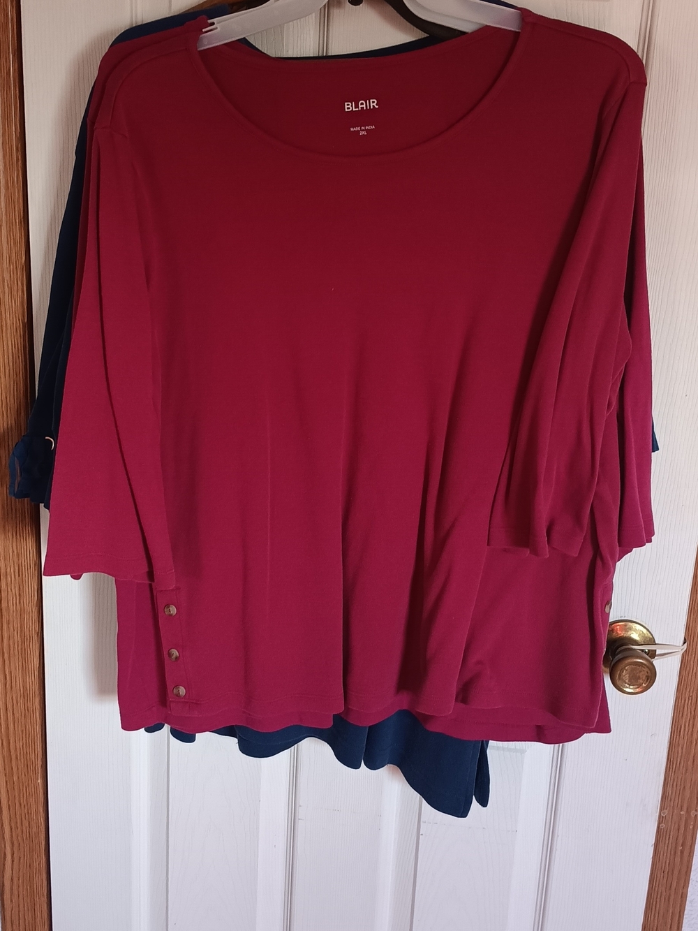 Blair Scoop-Neck Three-Quarter Sleeve Top in Wine
